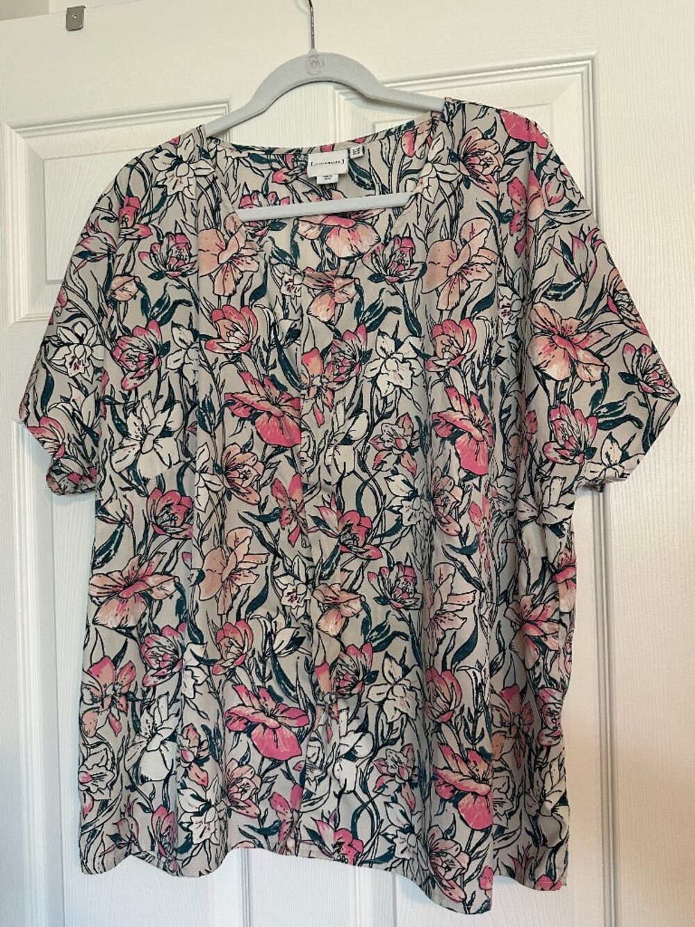 Junarose Floral Blouse size 18